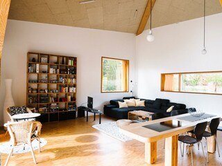 Lichtdurchfluteter Wohnbereich