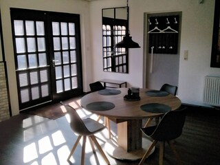 Eßbereich/ Eingangsbereich