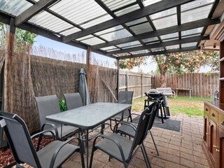 Apartment Welt Outdoor Recording 2