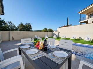 Villa Vidreres Outdoor Recording 2