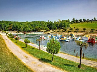 Holiday cottage Tauriac Environment 20