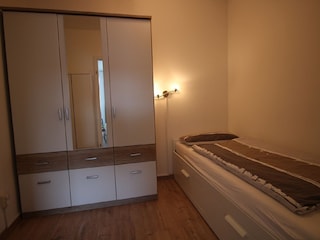 Schlafzimmer 2