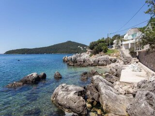 Apartment Molunat  12