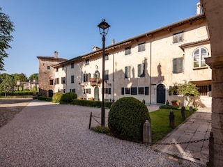 Das Hauptgebäude des Schlosses