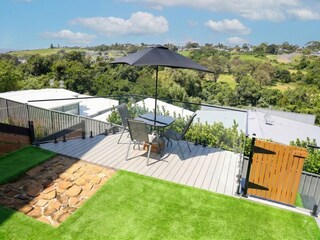 Apartment Welt Outdoor Recording 2