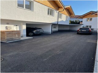 überdachte Stellplätze