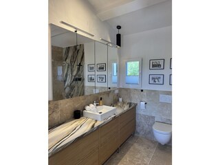 Bäder mit viel Stauraum