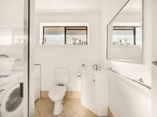 Apartment Broadbeach Features 19