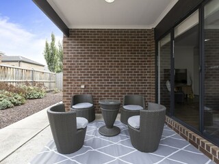 Apartment Welt Outdoor Recording 2