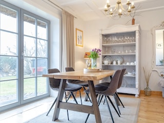 Esszimmer mit Zugang zur Süd - Terrasse
