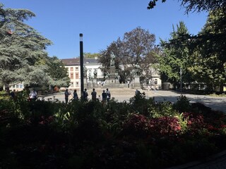 parc with monument (150m)
