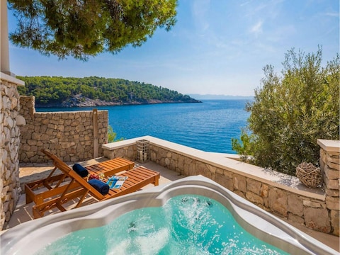Appartamento Seafront Villa Marella