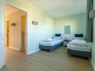 2. Schlafzimmer (OG)