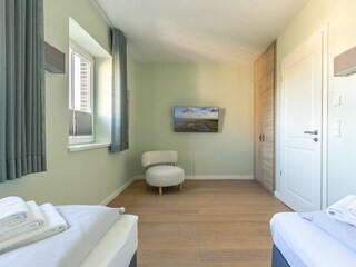 2. Schlafzimmer (OG)