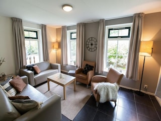 Holiday house Hooghalen Features 5