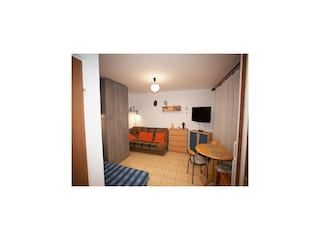 Apartment Rowy Features 12