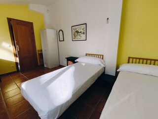 Schlafzimmer 2