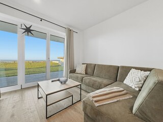 Der Wohnraum mit Meerblick