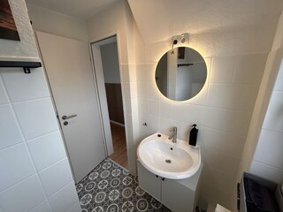 Bad en suite zu Schlafzimmer 2