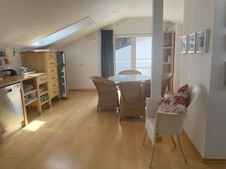 Atelierzimmer mit Wohnküche