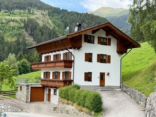 Aussenansicht Ferienhaus Riedberg Straße (1)
