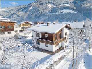 ferienhaus-zillertal_winter_alleinlage_zentral
