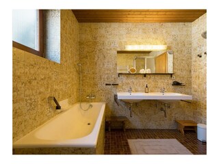 Ferienhaus-Zillertal-Badewanne_1