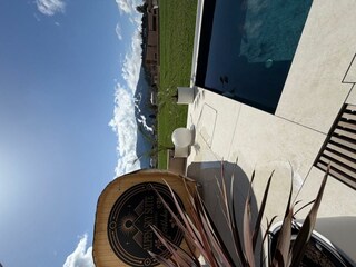 AlpenSkySuiteFlachau_Aussicht_Pool_Sauna