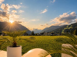 AlpenSkySuiteFlachau_Sunsetstimmung_Aussicht_Bergp
