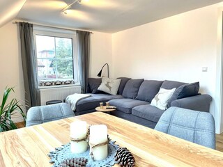 Schlafsofa im Wohnzimmer mit Schlafgelegenheit für