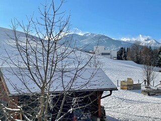 Aussicht Balkon im Winter auf den Galsterberg