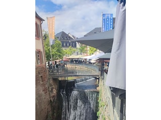 Wasserfall mitten im Zentrum von Saarburg