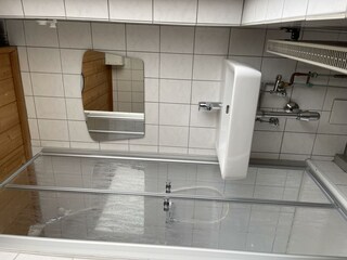 Gemeinsschafsbad 1OG