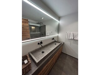 a5ba531a-2b61-4c3d-a8c2-05b2713994d7