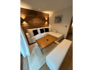 61c6bd7c-3c83-4cdb-85fb-e581a1d4f869