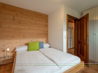Haus_Sevignani_Hornweg_48_St_Johann_Schlafzimmer