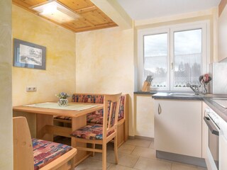 Küche mit Ess bereich