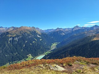 Blick ins Tal und die Berg von der Bielerhöhe