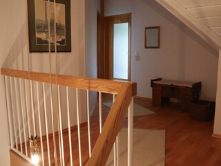 Ferienwohnung Orts-Idyll, Aufgang Obergeschoss