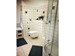 Schwarzer Adler-Badezimmer