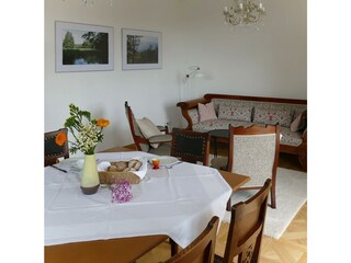 Villa Christina-Wohn- und Essbereich