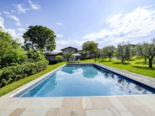 Private Pool und Casale Lucrezia
