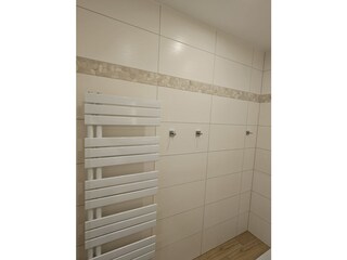 Duschbad mit Handtuchhalterheizkörper