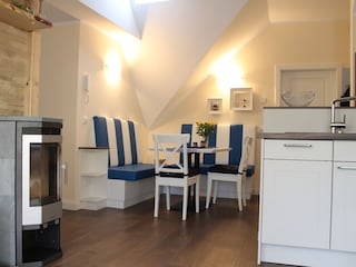 Küche mit Essbereich