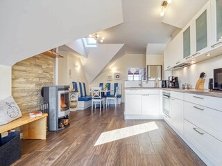 Blick zum Küchen- und Essbereich