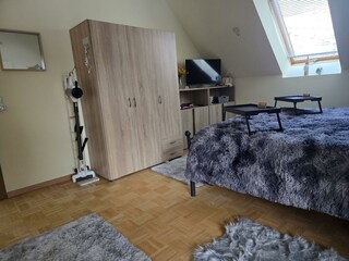 Schlafzimmer  (2)