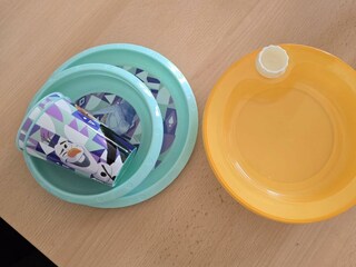 Kinder Teller- und Becher