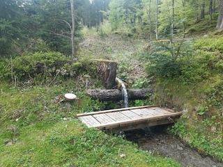 Wasser direkt vor der Hütte