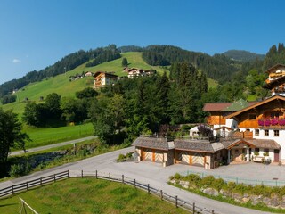 Grabenhaeusl_Sommer+Bergblick