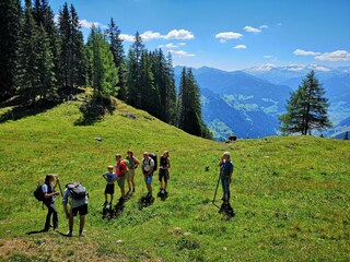 Almwanderung mit den Gästen von Naturhaus Andrea
